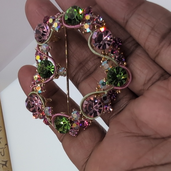 💚💖 2-in-1 Versatile Heart Brooch & Necklace Converter - Crystal Sparkle - Picture 8 of 8